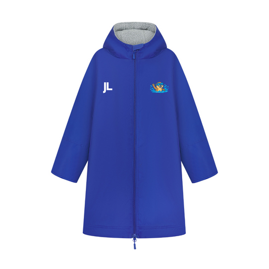 Splashing otters changing robe